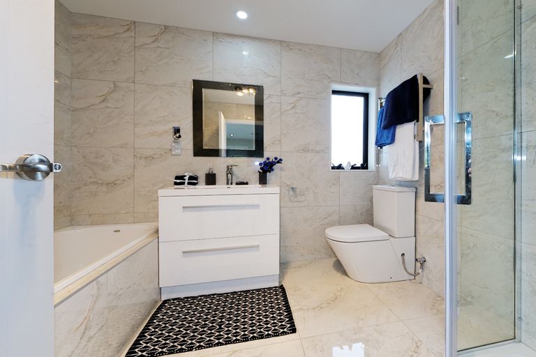 Photo of property in 421 West Coast Road, Glen Eden, Auckland, 0602