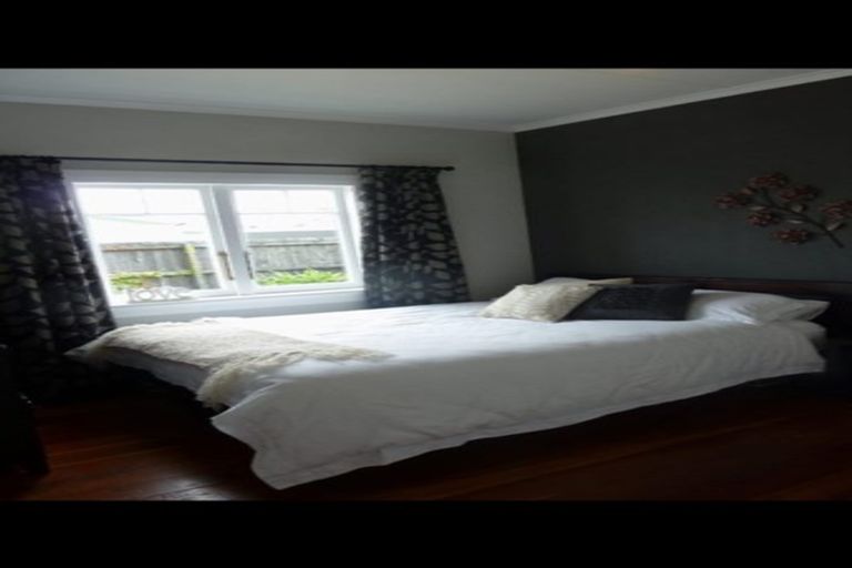 Photo of property in 27 Oxford Street, Fairfield, Hamilton, 3214