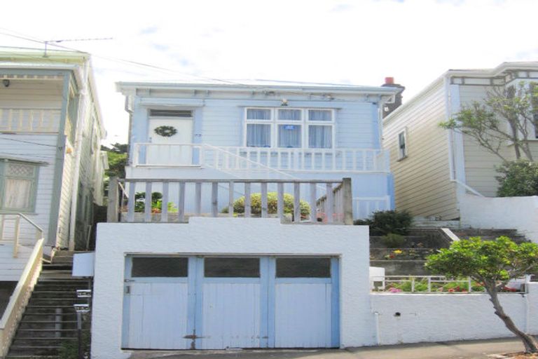 Photo of property in 72 Wright Street, Mount Cook, Wellington, 6021