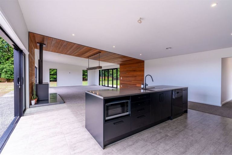 Photo of property in 38a Pohutukawa Drive, Levin, 5571