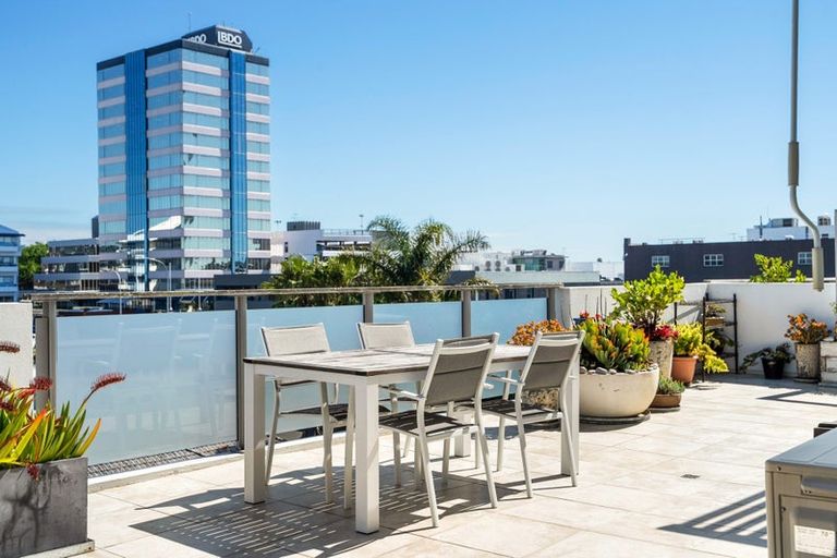 Photo of property in Maison Apartments, 403/16 Huron Street, Takapuna, Auckland, 0622