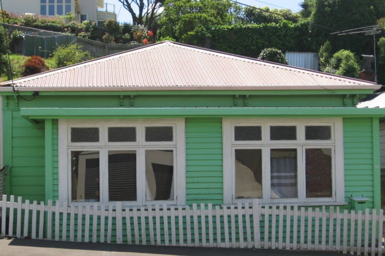 Photo of property in 46 Rolleston Street, Mount Cook, Wellington, 6021