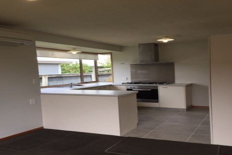 Photo of property in 2/66 Martin Avenue, Beckenham, Christchurch, 8023