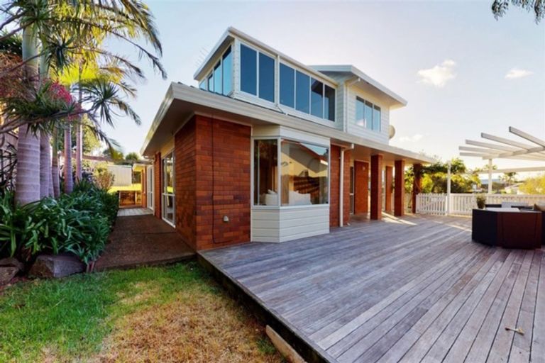 Photo of property in 78 Lagoon Way, West Harbour, Auckland, 0618