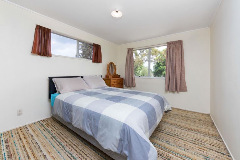 Photo of property in 18 St Catherine Crescent, West Harbour, Auckland, 0618