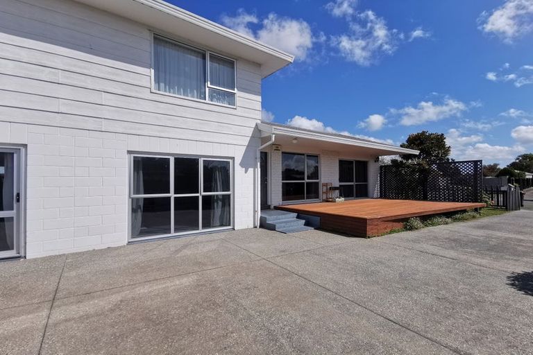 Photo of property in 19 Te Maru Place, Redwood, Christchurch, 8051