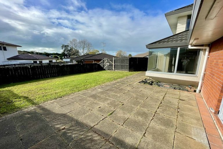 Photo of property in 3/8 Solana Court, Botany Downs, Auckland, 2010