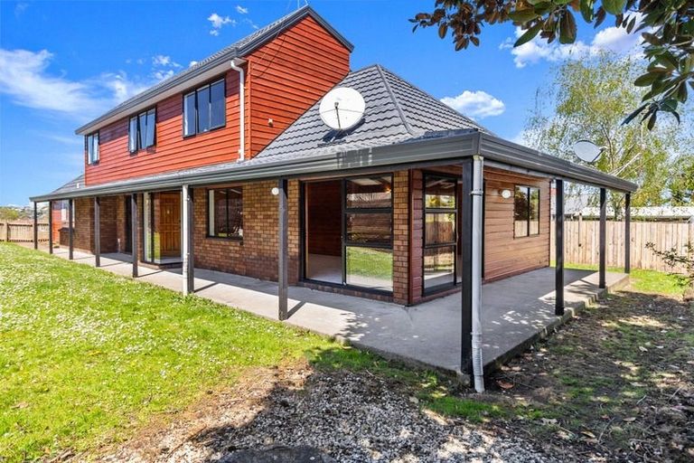 Photo of property in 117 Botany Road, Botany Downs, Auckland, 2010