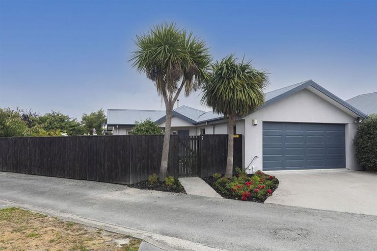 Photo of property in 7 Ashtead Lane, Sockburn, Christchurch, 8042