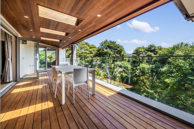 Photo of property in 293b Titirangi Road, Titirangi, Auckland, 0604