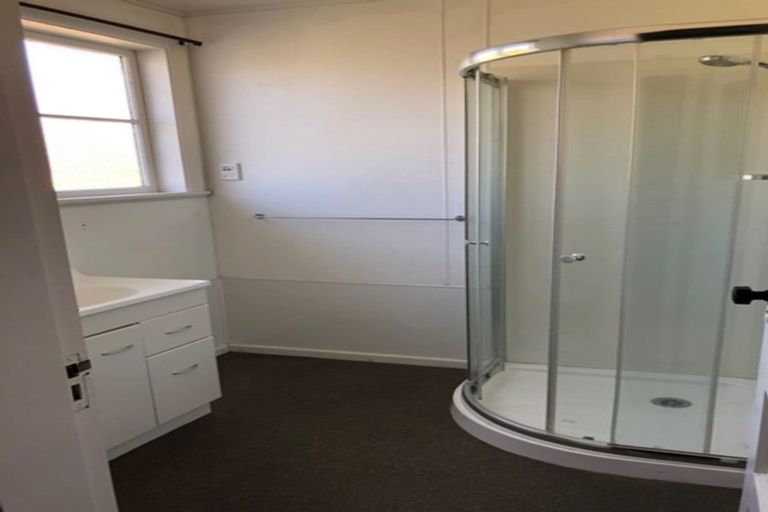 Photo of property in 17 Newall Avenue, Bryndwr, Christchurch, 8052