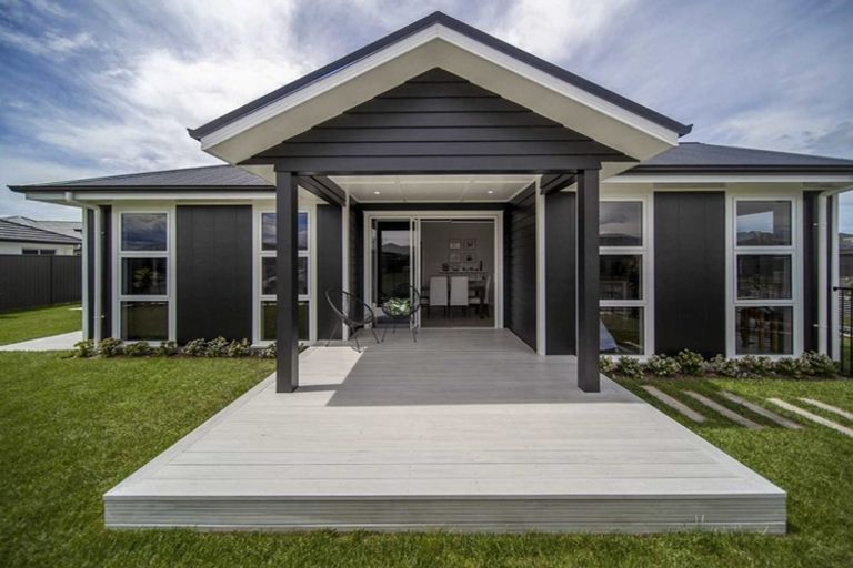 Photo of property in 3 Kaituna Place, Te Awa, Napier, 4110