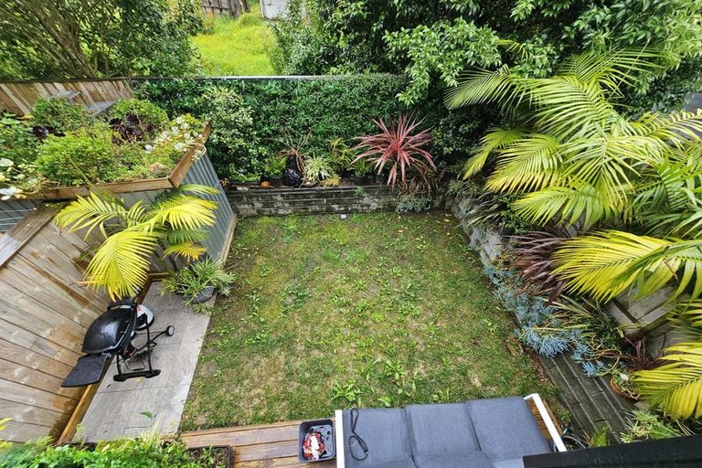 Photo of property in 19 Waru Lane, Te Atatu Peninsula, Auckland, 0610