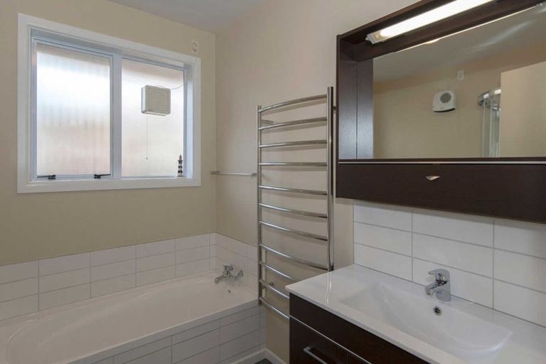 Photo of property in 21 Lochee Road, Upper Riccarton, Christchurch, 8041