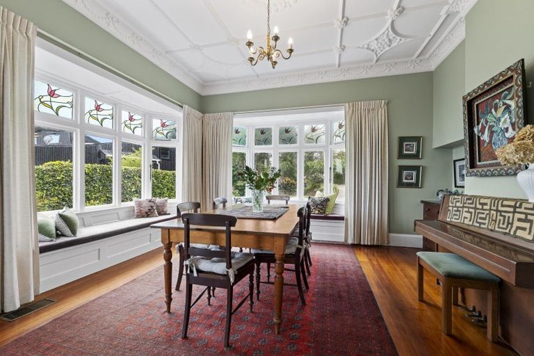 Photo of property in 18 Ridge Lane, New Plymouth, 4310