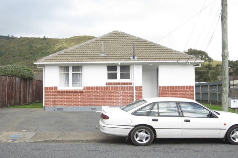 Photo of property in 8a Bella Grove, Naenae, Lower Hutt, 5011