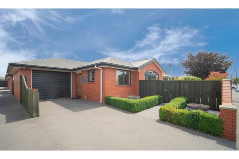 Photo of property in 101 Avonhead Road, Avonhead, Christchurch, 8042