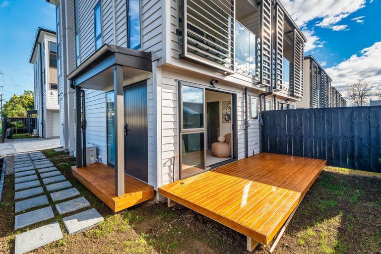 Photo of property in 16 Woodford Avenue, Brookfield, Tauranga, 3110