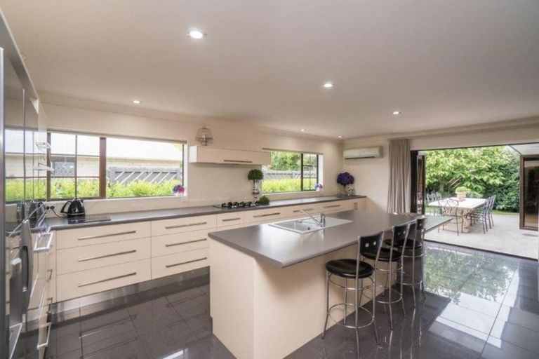 Photo of property in 74 Rata Street, Hawera, 4610