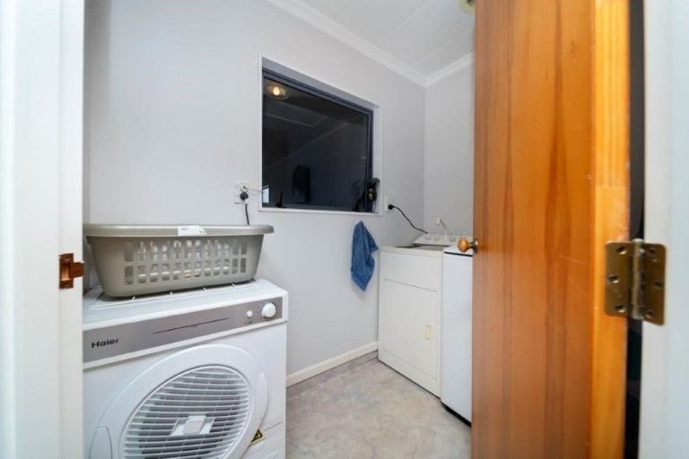 Photo of property in 2 Fantham Street, Hawera, 4610