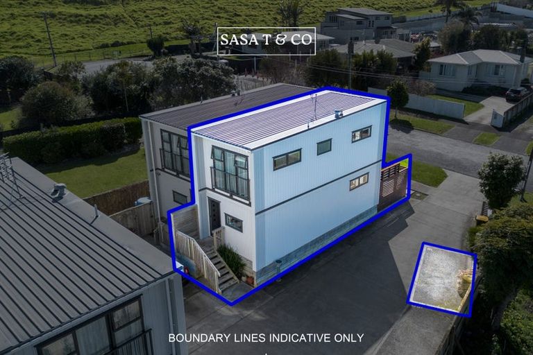Photo of property in 2/16 Putini Road, Mangere Bridge, Auckland, 2022