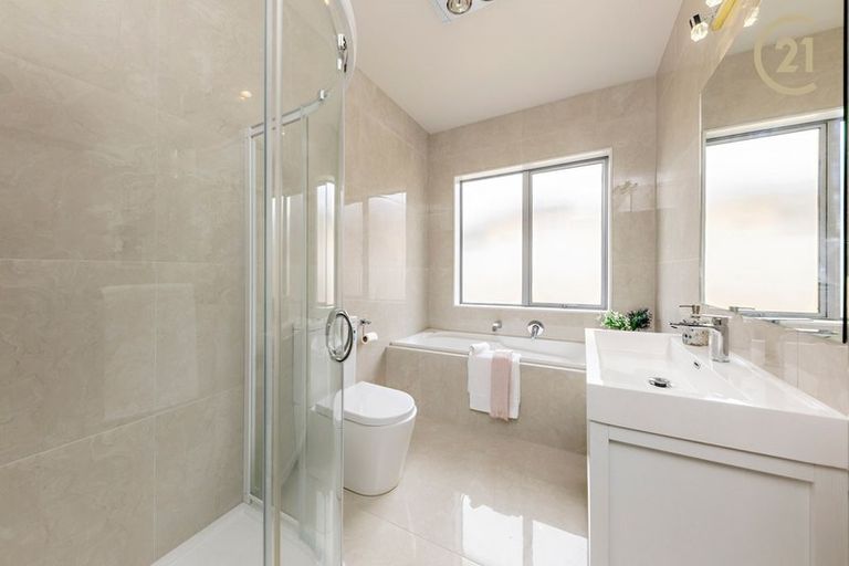 Photo of property in 3 Darley Way, Papakura, 2110