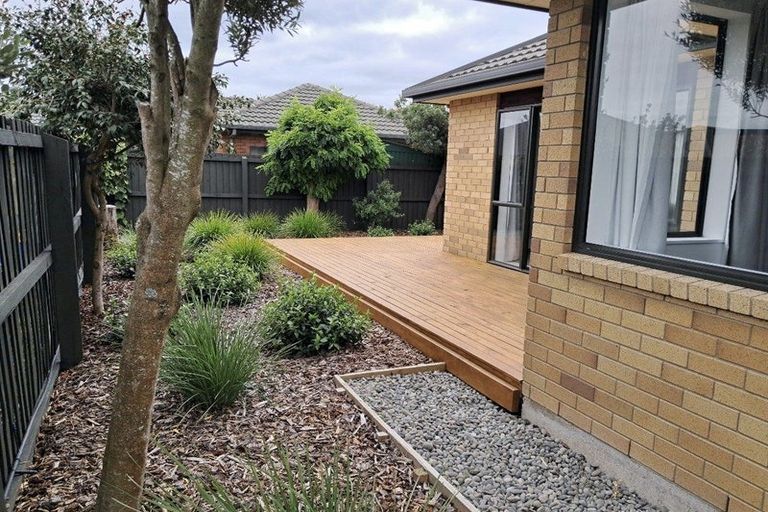 Photo of property in 4a Crofts Lane, Parklands, Christchurch, 8083