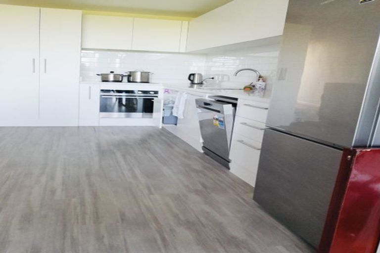 Photo of property in 17 Nugget Avenue, Hobsonville, Auckland, 0616