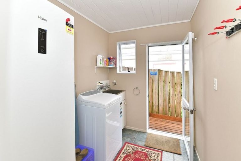 Photo of property in 2b St James Avenue, Helensville, 0800