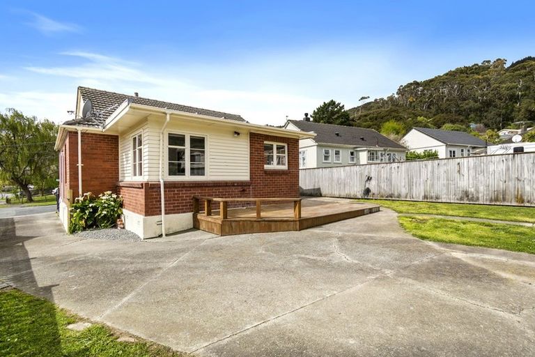 Photo of property in 16 Cleland Crescent, Naenae, Lower Hutt, 5011