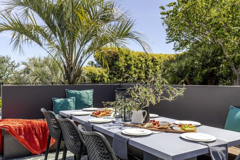 Photo of property in 1179 Devon Road, Bell Block, New Plymouth, 4373