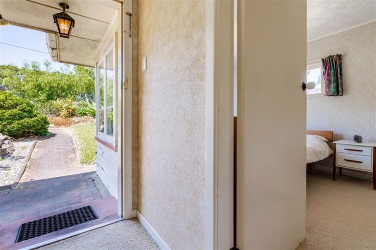 Photo of property in 205 Titirangi Road, Titirangi, Auckland, 0604