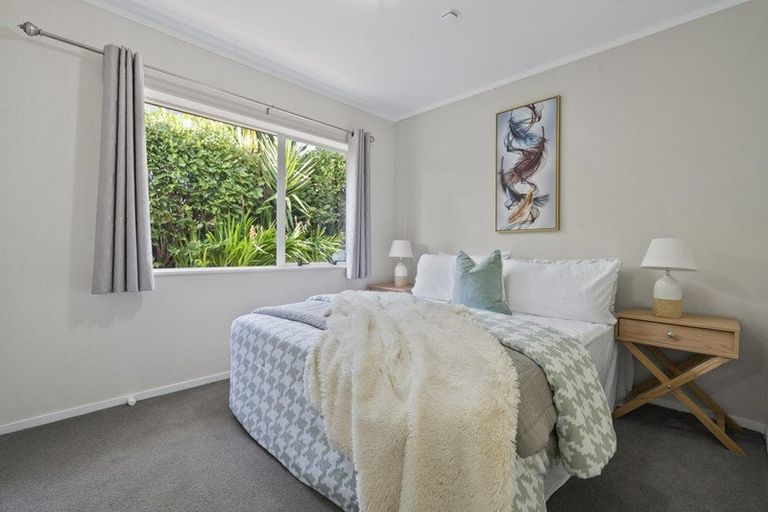 Photo of property in 13 Kuripaka Crescent, The Gardens, Auckland, 2105