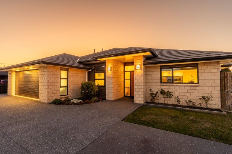 Photo of property in 3 Te Nehu Drive, Paraparaumu, 5032