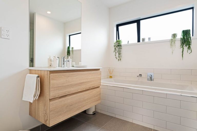 Photo of property in 173a Wallace Road, Mangere Bridge, Auckland, 2022