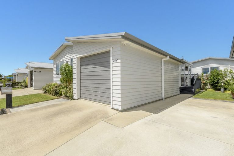Photo of property in 11 Kamahi Crescent, Papamoa Beach, Papamoa, 3118