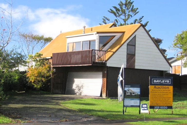 Photo of property in 15 Bay Vista Drive, Red Beach, 0932