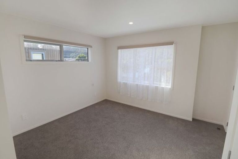 Photo of property in 1119e High Street, Taita, Lower Hutt, 5011