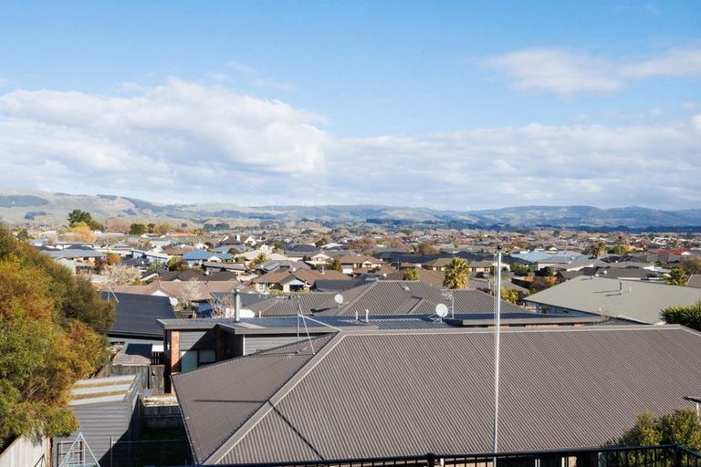 Photo of property in 18b Galea Grove, Kelvin Grove, Palmerston North, 4414