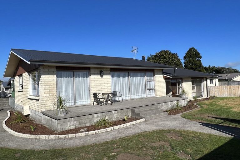 Photo of property in 2 Park Lane, Waitara, 4320