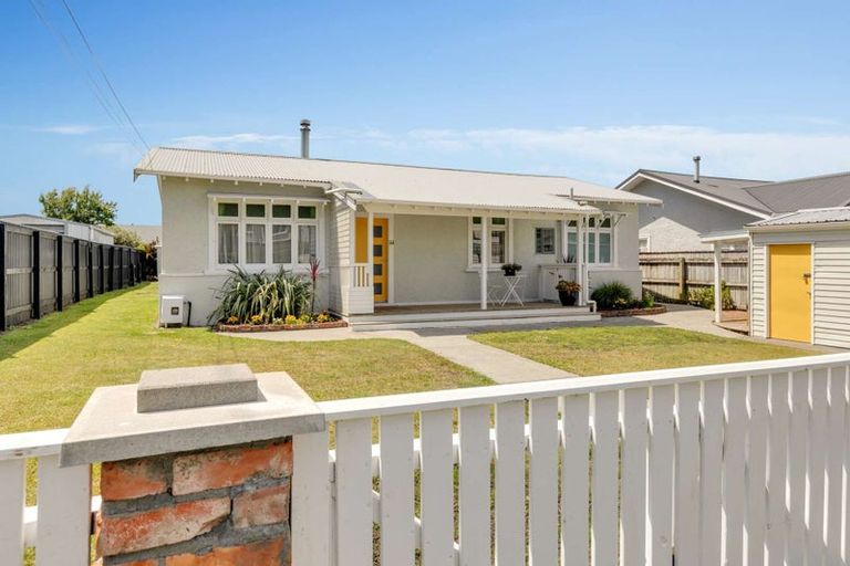 Photo of property in 22 Kawatiri Avenue, Gonville, Whanganui, 4501