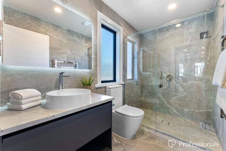 Photo of property in 5 Kotuitui Drive, Wainui, 0992