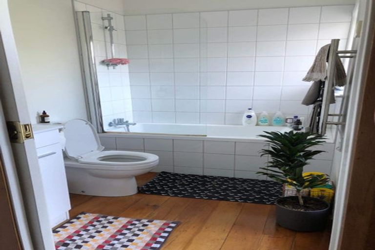 Photo of property in 136 Russell Terrace, Berhampore, Wellington, 6023