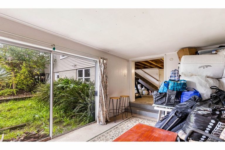 Photo of property in 77 Royal Road, Massey, Auckland, 0614
