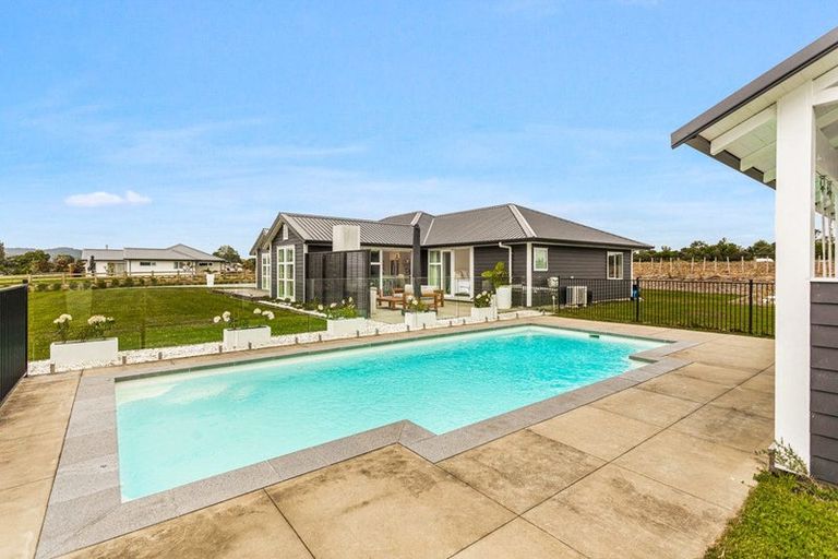 Photo of property in 33 Awatiro Drive, Kaukapakapa, 0871