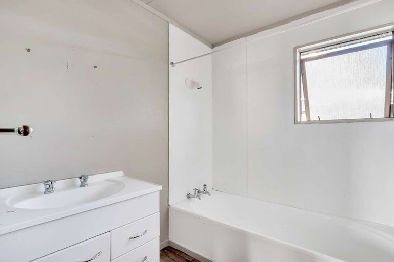 Photo of property in 2 Birch Place, Aramoho, Whanganui, 4500