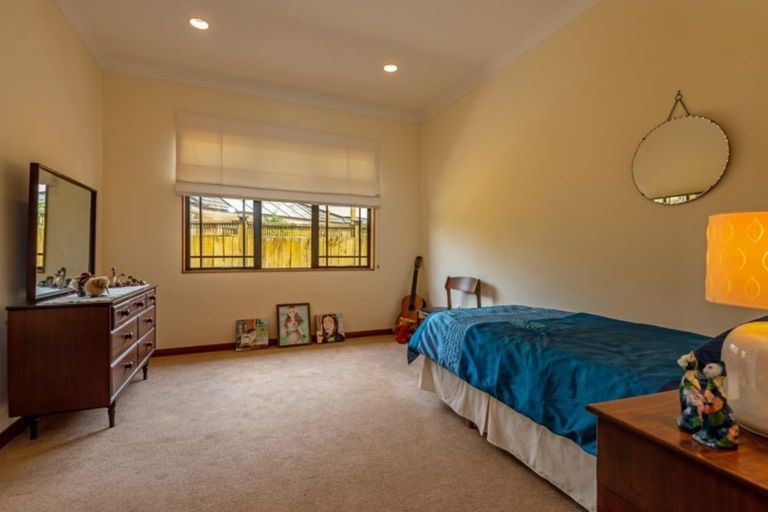 Photo of property in 2 Heritage Place, Terrace End, Palmerston North, 4410