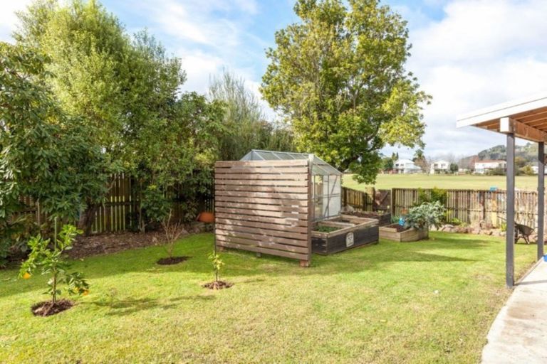 Photo of property in 112 The Drive, Whangamata, 3620