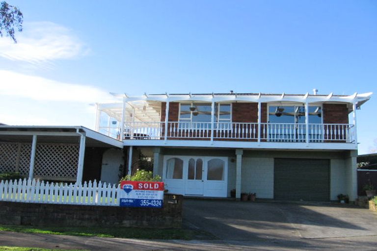 Photo of property in 3 Papawai Place, Milson, Palmerston North, 4414