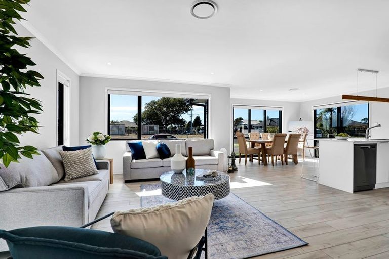 Photo of property in 1 Vogue Circle, Vogeltown, New Plymouth, 4310